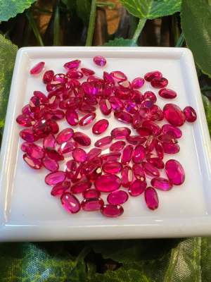 CREATED RUBY  BRILLIANT COLOR  CORUNDUM  OVAL 8X6 MM 2 PCS