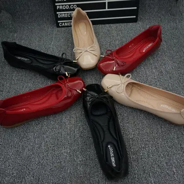 Red tie hot sale up flats