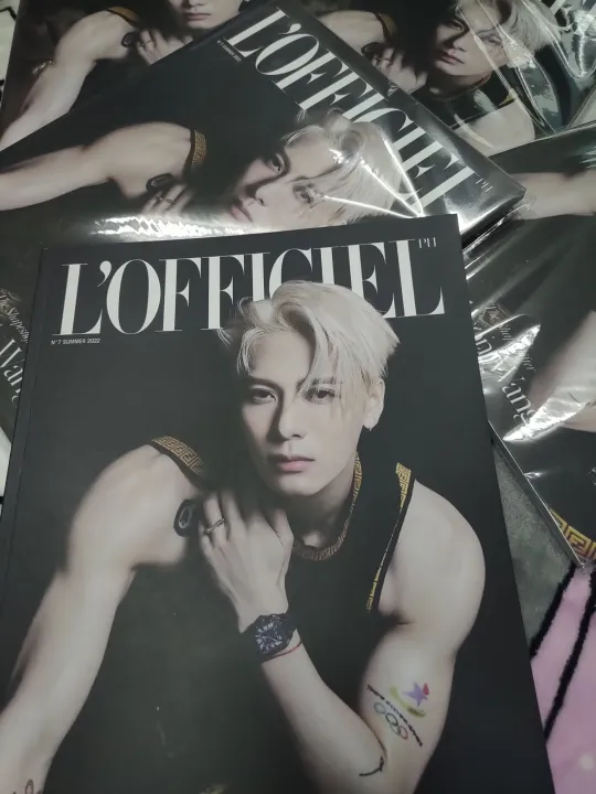 L'OFFICIEL Jackson Wang นิตยสารแจ็คสันหวัง | Lazada.co.th