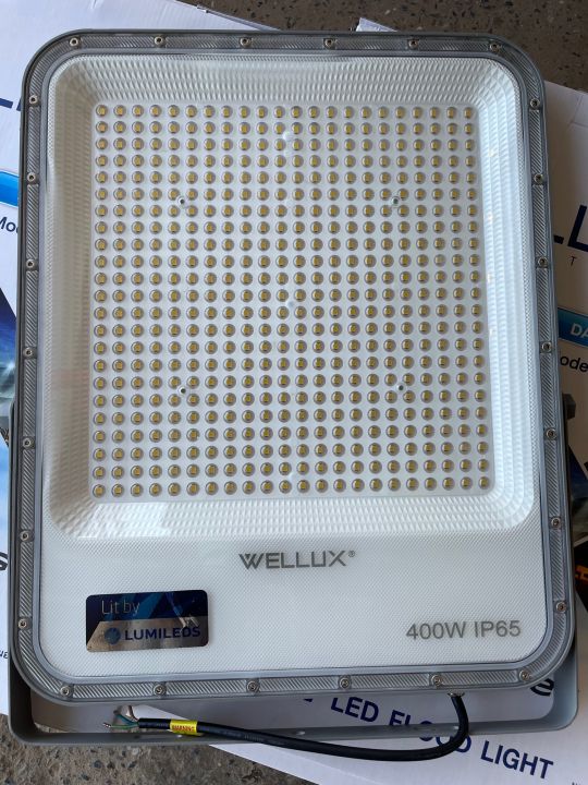 wellux-โคมฟลัดไลท์-โคมสปอร์ทไลท์-flood-light-led-400w-แสงขาว-daylight-6500k-กันน้ำ-ip65-ใช้ส่องสว่างภายนอกอาคาร