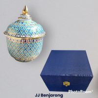 โถเบญจรงค์ 4 นิ้ว พร้อมกล่องผ้าไหม (Traditional Benjarong Bowl 4-inches in diameter with silk box)