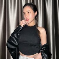 เสื้อแขนกุด เข้ารูป / Classic crop-top (Black) / Foundainty.bkk