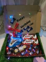 กล่องช็อคโกแลตเซอร์ไพรส์วันแม่พร้อมไฟ LED Surprise box mothers day promotion bouquet kisses chocolate Bueno Cadbury Ferro ROCHER CHOCOLATE