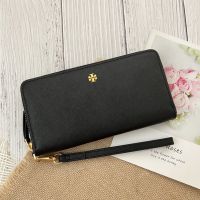 Tory Burch Emerson Zip Continental Wristlet Wallet กระเป๋าสตางค์ผู้หญิง หนังซาเฟียโน แบบซิปรอบ มีสายคล้องมือ