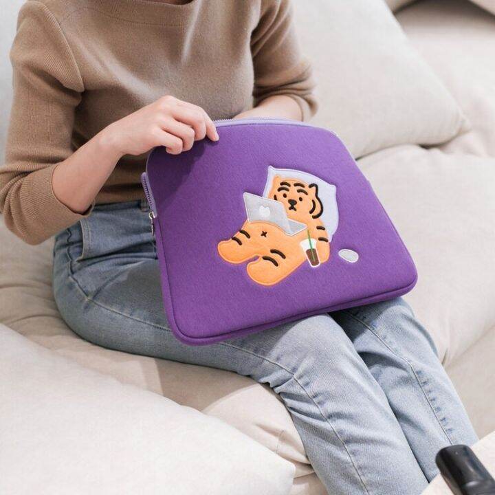 สินค้าพร้อมส่ง-stay-home-tiger-laptop-pouch-สีม่วง