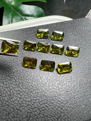 Cz oct  8x6 mm 10 pieces  เพชร CZ GREEN OLIVE BRILLIANT เพชรรัสเซีย สี มะกอก รูปแปดเหลี่ยม OCTAGON 8x6  มม (10 เม็ด)