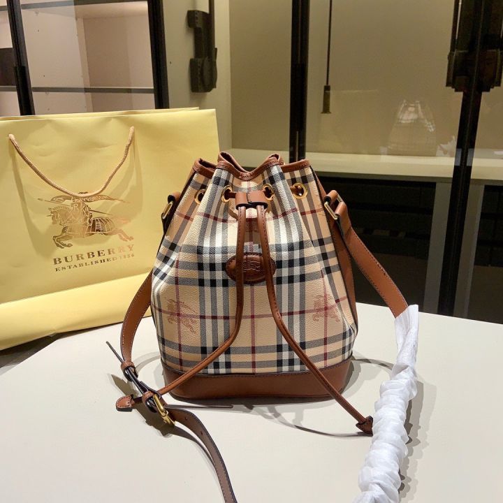 BY2023 New Bucket Bag Classic Plaid War Horse Pattern Ladies Shoulder ...