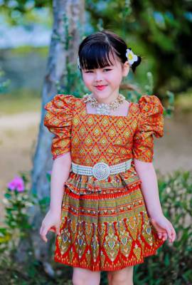 ing-10 ชุดไทยเด็กผู้หญิง ชุดไทยประยุกต์ ลายไทย กระโปรงสั้น