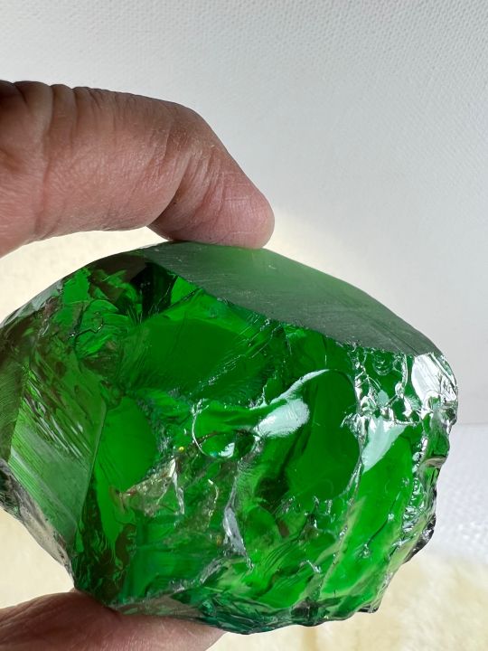 มรกต-เอมเมอรัล-หนัก-318-gram-เพชรรัสเซีย-พลอย-ก้อน-สี-emerald-cubic-zirconia-ความยาว-xความกว้าง-40x50-มิลลิเมตร