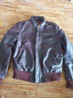 เสื้อแจ็คเก็ตหนัง วินเทจ USA 1980’s Vintage
GENUINE LEATHER อก21"รอบอก42"ไหล่18:แขน 26"ยาวทั้งตัว26" ตำหนิตามรูป