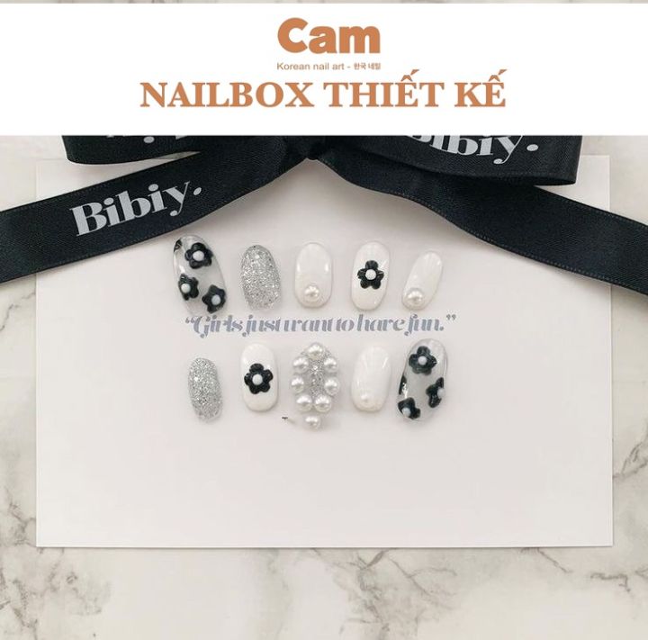 Không gian sống của bạn sẽ trở nên sáng tạo và độc đáo hơn với những chiếc cam nailbox sơn trắng đen đang được yêu thích nhất trong năm