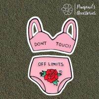 ?? พร้อมส่ง : เข็มกลัดเซ็ทบิกีนี่สีชมพู | “DON’T TOUCH” &amp; “OFF LIMITS” Pink Bikini Enamel Brooch Pin Set.