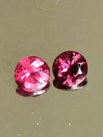 Pink tourmaline 0.57cts 4mm round shape 1 pair 2 pieces 100% natural gemstones.     ทัวร์มาลีนสีชมพู 0.57 กะรัต ทรงกลม 4 มม. 1 คู่ 2 ชิ้น หินธรรมชาติ 100%