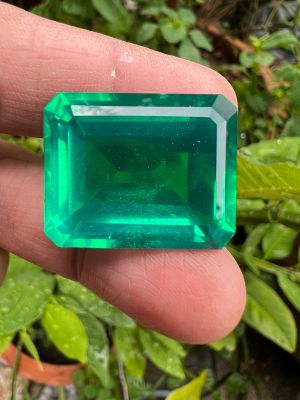 พลอย columbiaโคลัมเบีย Green Emerald มรกต very fine lab made OCTAGON shape 13x17vมม mm...10 กะรัต 1เม็ด carats . รูปสี่เหลี่ยม (พลอยสั่งเคราะเนื้อแข็ง)