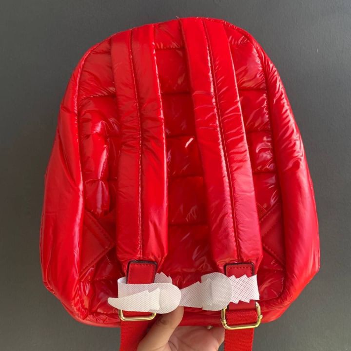 กระเป๋าเป้-estee-lauder-หนังสีแดงสีสันสดใส-ขนาด-5x12x12-นิ้ว
