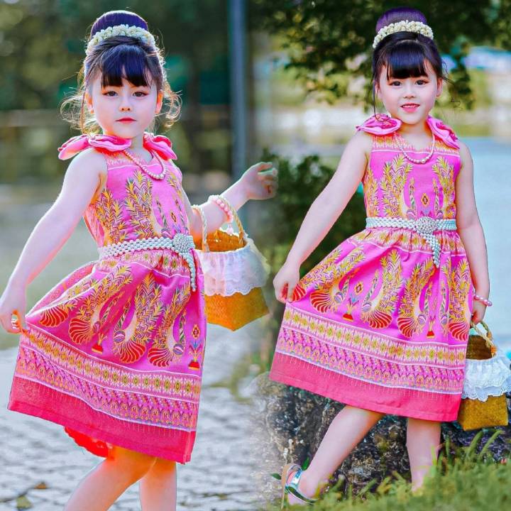 si-เดรสผ้าไทย-ลายนกยูง-ชุดผ้าไทยเด็ก-ชุดไทยเด็กผู้หญิง