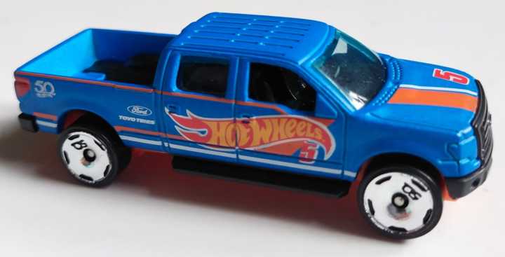 Hot Wheels 2009 Ford F 150 50th Anniversary Loose Diecast Car 164 Lazada 2138