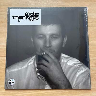 แผ่นเสียง Arctic Monkeys – Whatever People Say I Am, Thats What Im Not, Vinyl, LP, แผ่นเสียงมือหนึ่ง ซีล