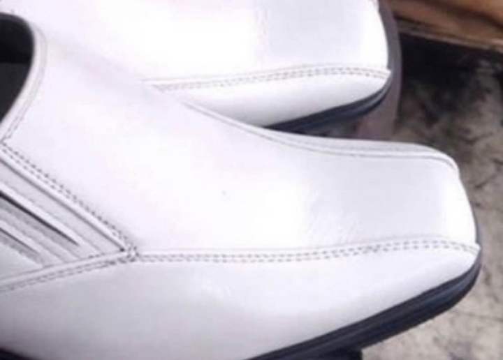 รองเท้าผู้ชายหนังแท้100-คัทชูสีขาว-โลฟเฟอร์พื้นเย็บใส่นุ่มสบายเท้า-ซับหนังด้านใน