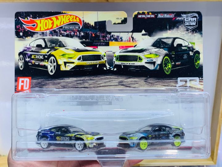 Hobby Store xe mô hình Hot Wheels Premium Pack 2 Ford Mustang RTR 21 - Ford  Mustang RTR 20 (Hàng độc quyền Target) 