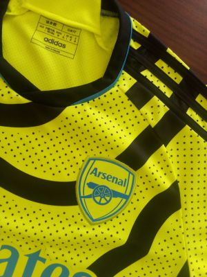 เสื้อฟุตบอลอาร์เซน่อลทีมเยือนสีสะท้อนเกรดแฟนบอลตัวใหม่ล่าสุดไซร้L
