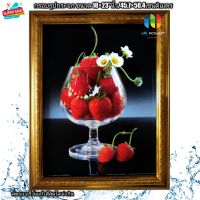 กรอบรูปกระจกภาพสตอเบอรี่สีแดงในแก้ว ขนาด18×23"นิ้วอ Glass photo frame with red strawberries in glass Size 18×23" inches