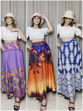 White uniquely printed crushed cotton skirt with contrast embroidery border-as247.edu.vn