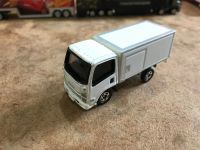 โมเดลรถเหล็ก Tomica Isuzu ELF รถบรรทุกขนของ