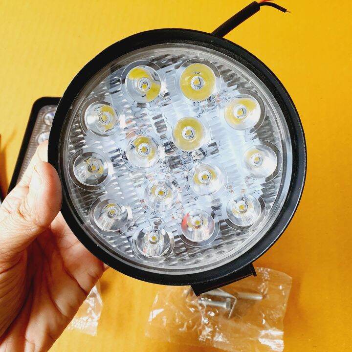 สปอตร์ไลท์-led-4-นิ้ว-หรือ-10-ซม-1ชิ้น-หนา-2ซม-ตามภาพ-ดวงใหญ่-ใช้กับไฟ12v-ถึง24v-รถมอเตอร์-ไซต์-รถยนต์-และรถบรรทุก-ใส่ได้-สว่างดีมาก-สินค้าตรงปก