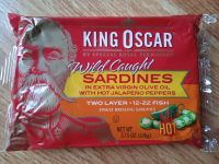 ปลาซาร์ดีนในน้ำมันมะกอกธรรมขาติ ผสมพริกจาลาปิโน คิงออสการ์ 106 กรัม King Oscar Brisling Sardines in Extra Olive Oil With Hot Jalapeno peppers 106 g.