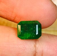 พลอยมรกตธรรมชาติ1.5cts8x6mm 1.5cts natural emerald  gemstone 8x6mm