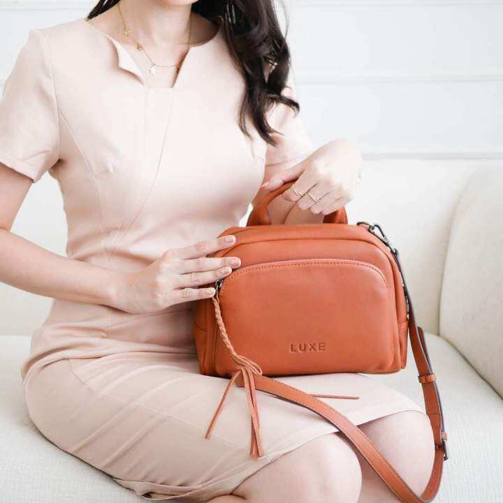 กระเป๋า-luxe-brandbag-รุ่นฮาร์เปอร์-ทรงกล่องเครื่องมือ-สีชานม