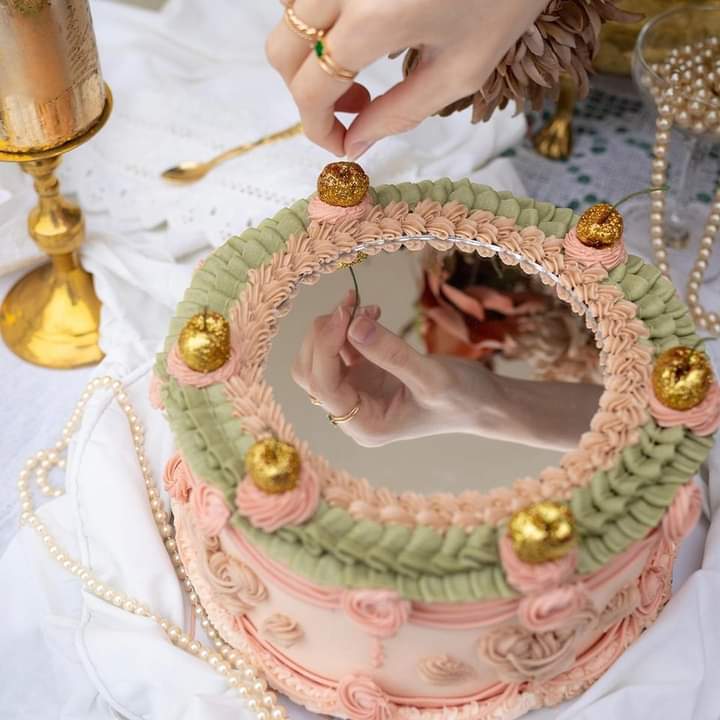 Buy Birthday Photo Cake 3 Round Shape-Selfie Queen Photo Cake
