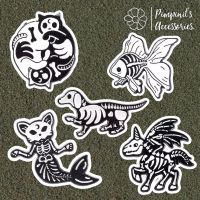 ʕ •ᴥ•ʔ ✿ พร้อมส่ง : เข็มกลัดโครงกระดูกปลาทอง,แมวและยูนิคอร์น | Goldfish, Cat &amp; Unicorn Skeleton Enamel Brooch Pin Set