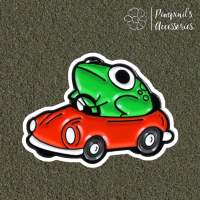 ʕ •ᴥ•ʔ ✿ พร้อมส่ง : เข็มกลัดลายกบสีเขียวขับรถสีแดง | Green Frog Driving Red Car Enamel Brooch Pin.