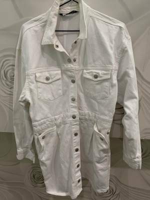 Zara Used White Jean Jacket women clothes on sale