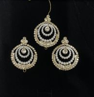 EVINCO JEWELRY ROUND SHAPE GOLD PLATED DANGLE EARRINGS WITH MASNG TIKKA (GOLD)