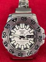 SEIKO 5 SPORTS WATER RESIST 100M. 23 JEWELS