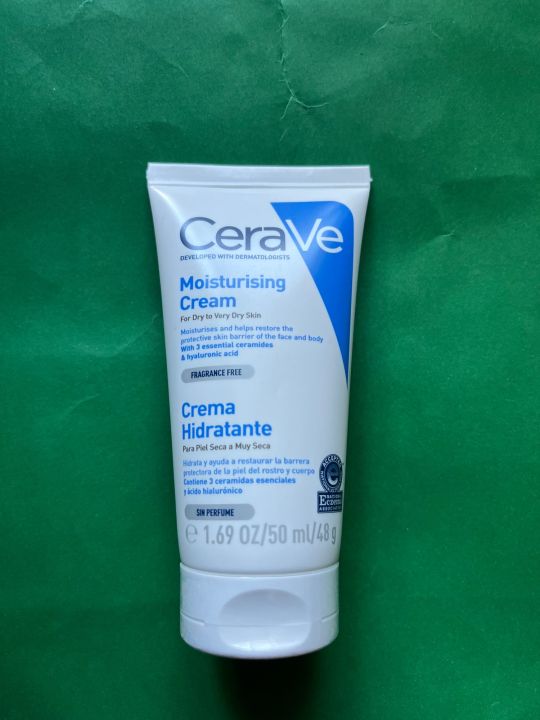 Cerave moisturising cream ผลิต 04/22