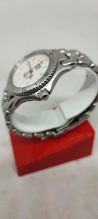 tag-heuer-professional-200-meters-swiss-made