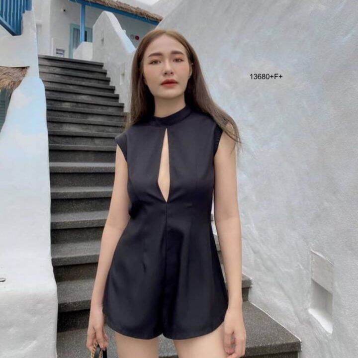 13680-จั้มสูทแขนกุดขาสั้น-แหวกอก