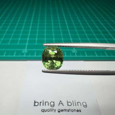 เขียวส่อง(green sapphire) ของจันทบุรี 3.16 ct สวยมาก ไฟดี