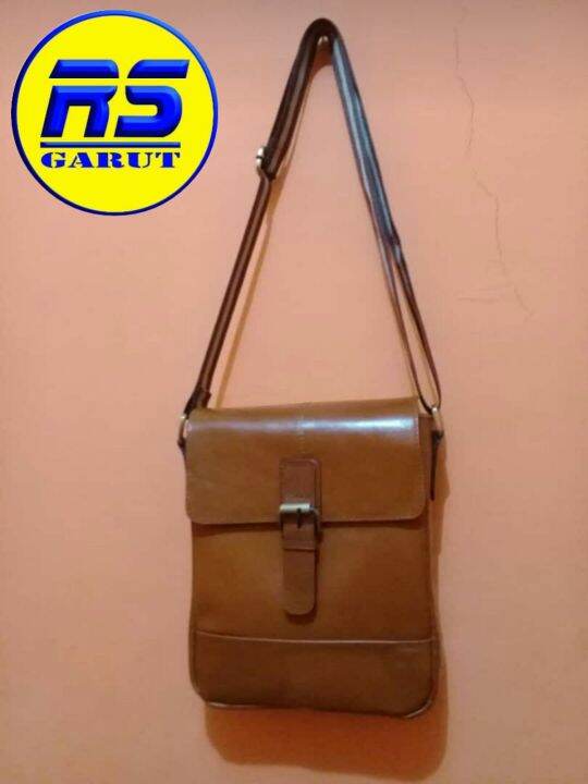 Sling bag kulit discount asli