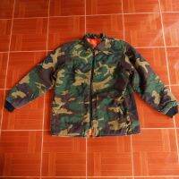 ??? GF Green Camouflage &amp; Orange Coat Reversible Jacket Full Zip  90s?? MADE IN USA อก46?? ใส่อุ่นดีเทลใส่ได้2ด้าน งานเก่า90s เด็ดทั้งตัวงานดีใช้งานเต็ม100% จั๊มแน่นๆ ไม่มีตำหนิ คนอก42-46ไซส์M-Lใส่สวย วัดจริงอก46วัดจากด้านใน