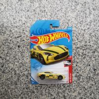 Hotwheels Aston Martin One-77 เหลือง