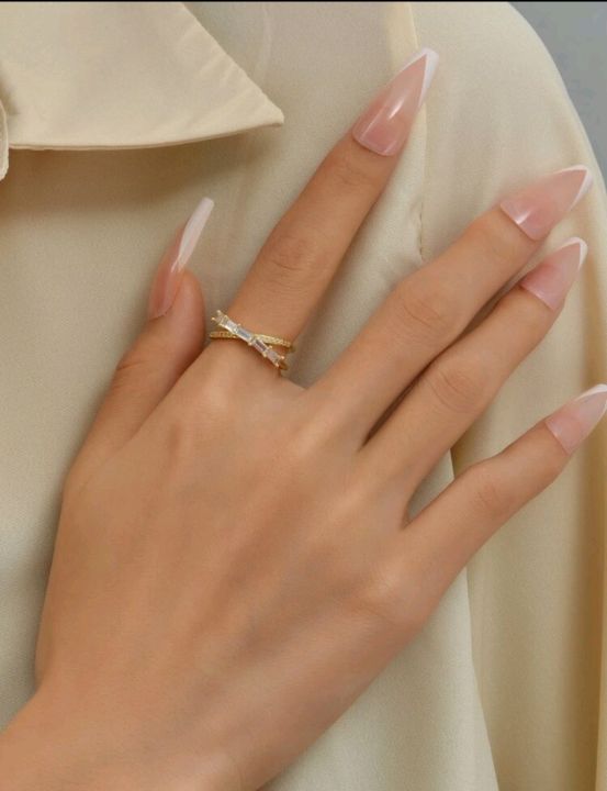 แหวน-แหวนแต่งเพชร-แหวนสีทอง