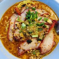 ก๋วยเตี๋ยว หมูแดง ถั่ว ต้มยำ เส้น บะหมี่ สุรินทร์ หอม สด มัน อร่อย โบราณ ประสบการณ์50ปี ไร้ ผัก