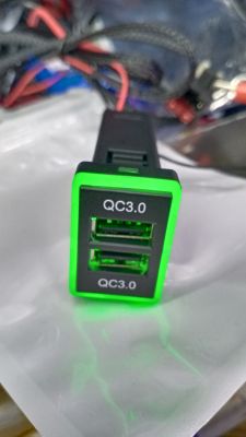 Fast ชาร์จQC3.0 usbตรงรุ่นToyotaพร้อมสายปลั๊กYไฟสีเขียว