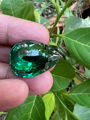 เพชร CZ  Cubic Zirconia Green Emerald Diamond pear  พลอย มรกต เพชรรัสเซีย  80 กะรัต(CARATS) พลอย ขนาด 20X27 มิล ( MM)1 Pcs( 1 เม็ด) พลอยสั่งเคราะเนื้อแข็ง