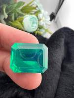 Lab green topaz 14 carats size 15x18mm 1 pieces